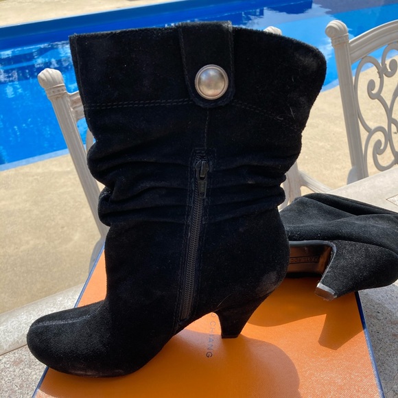 Arturo Chiang Black Suede Boots - Picture 4 of 4